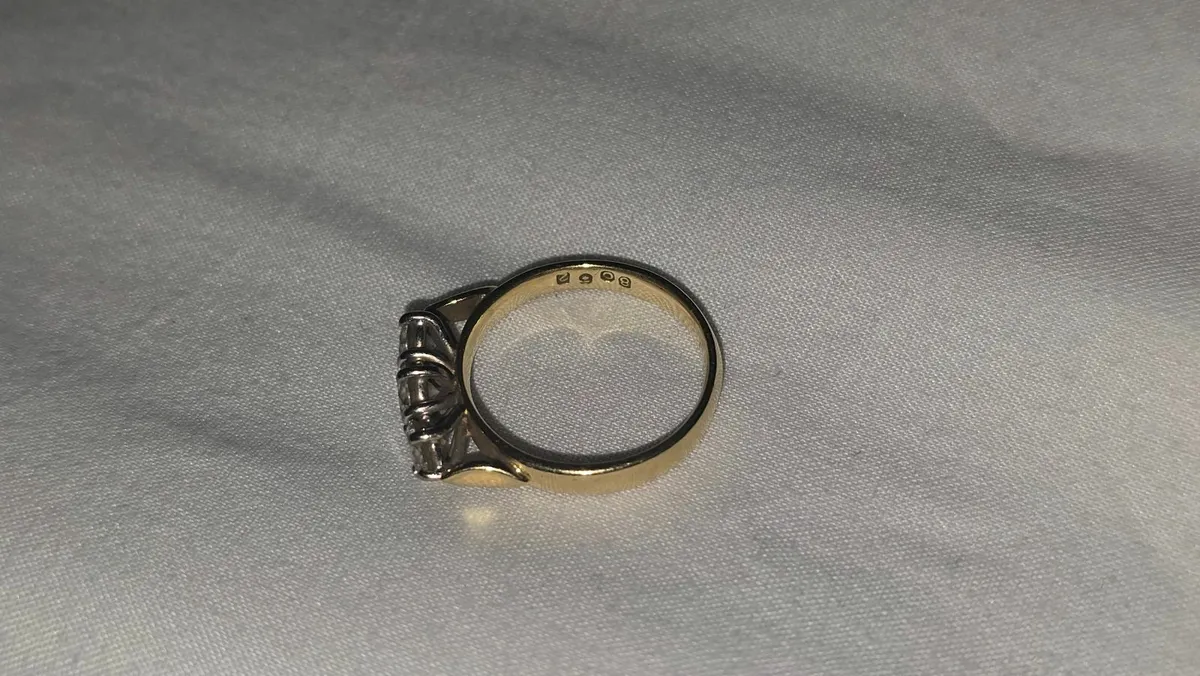 Diamond engagement ring - Image 4