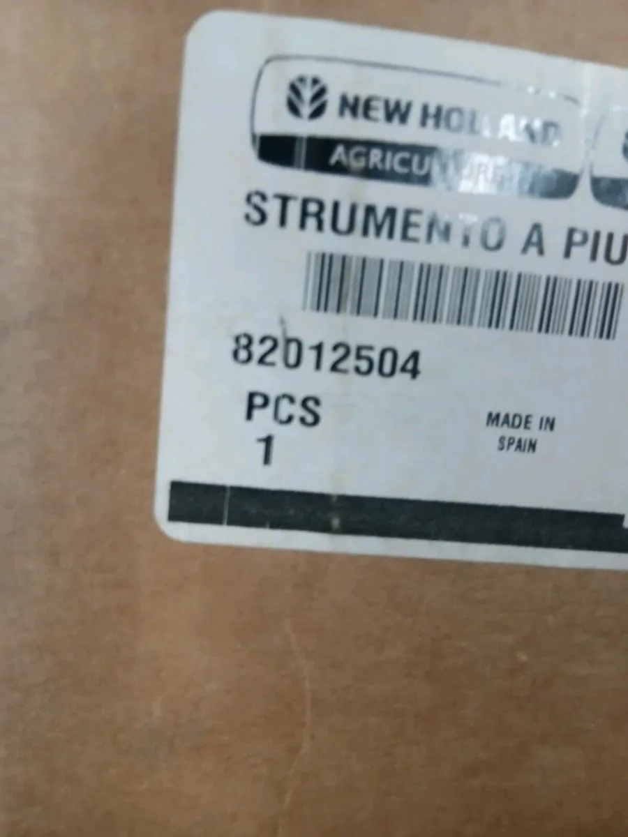 New holland dash cluster 82012504 forsale - Image 3