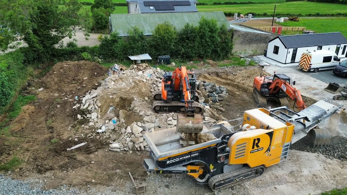 POWERFUL MOBILE CRUSHER & SCREENER HIRE - Image 4