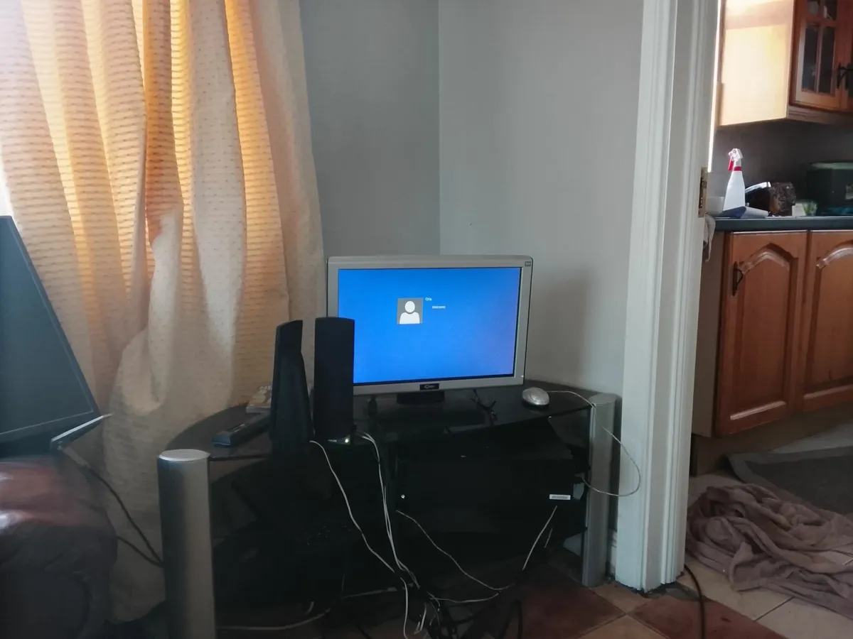 LENOVO DESK TOP COMPUTER - Image 3