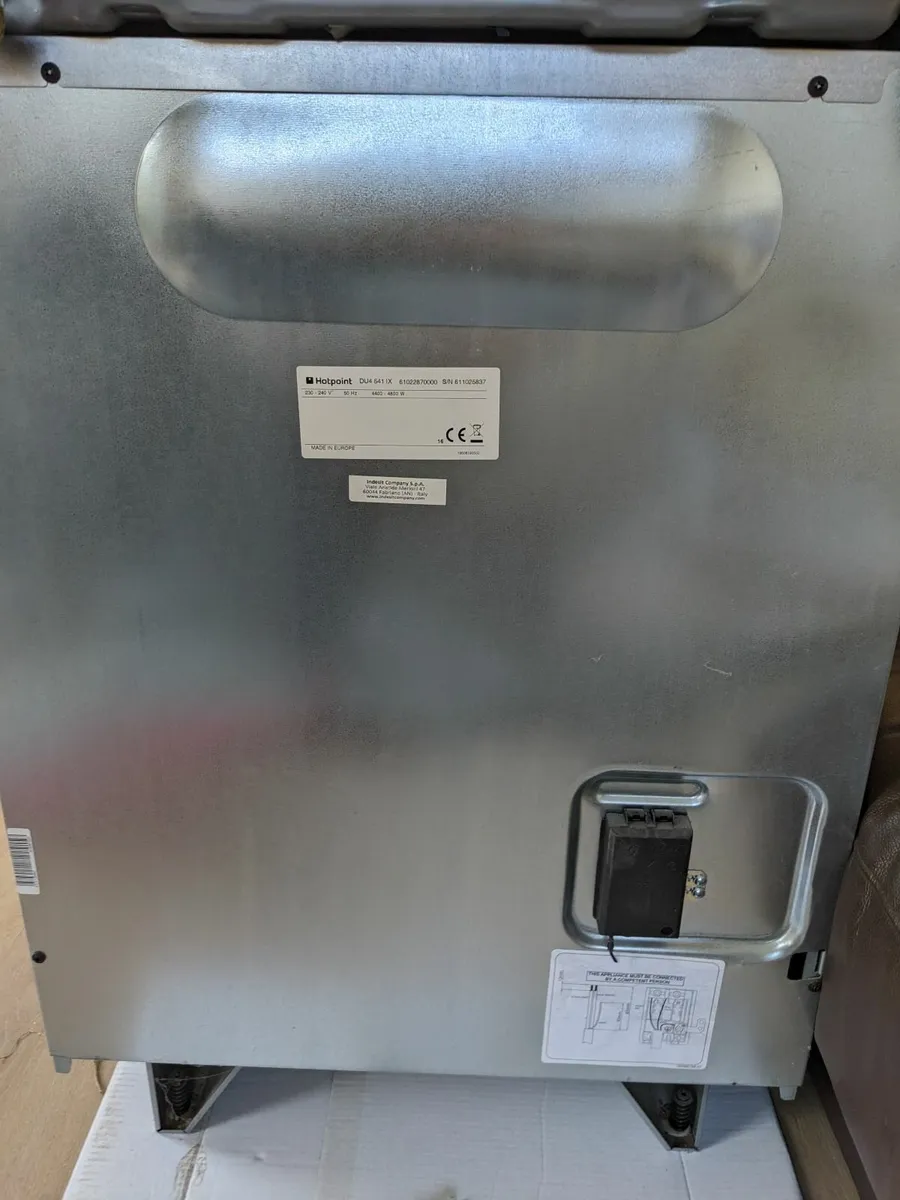 Hotpoint Built Under Double Oven - Image 3