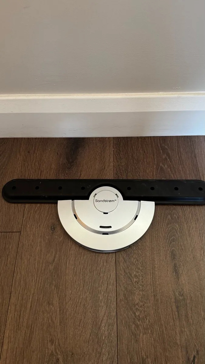 Ultra slim Sandstrom TV wall mount - Image 1