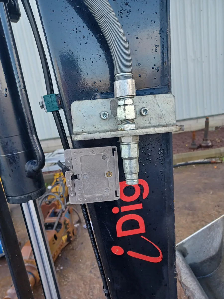 Yanmar SV26 (Black Edition) - Image 4