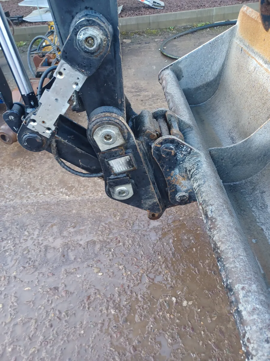 Yanmar SV26 (Black Edition) - Image 2