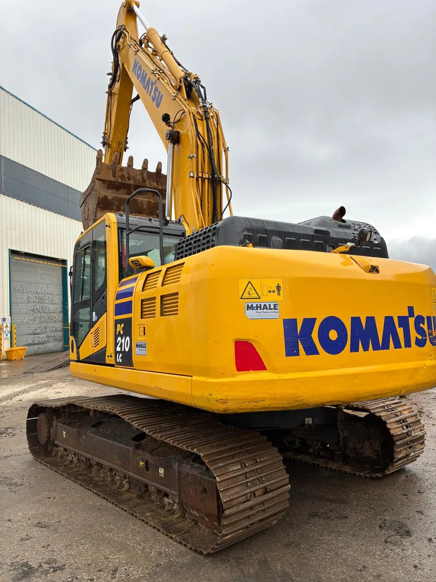 2021 Komatsu PC210LC-11 - Image 2