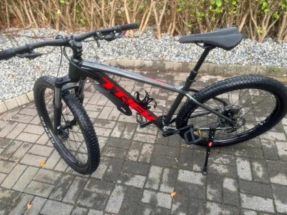 Trek Roscoe 6 // like new// Only 1 km cycled - Image 1