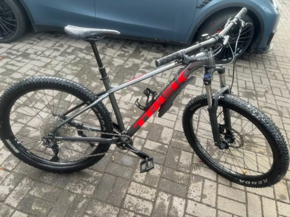 Trek Roscoe 6 // like new// Only 1 km cycled - Image 4