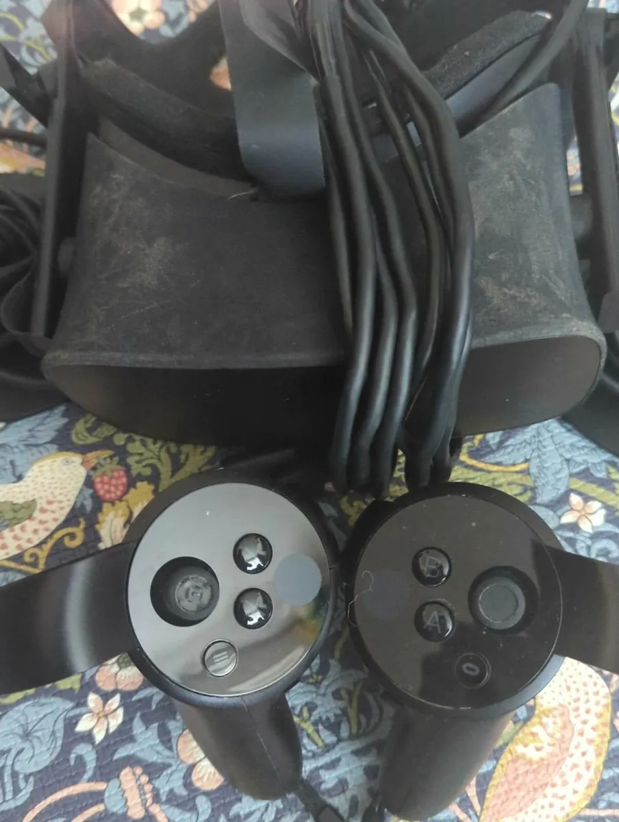Oculus Rift CV1 (Gen 1) – Full Set - Image 2