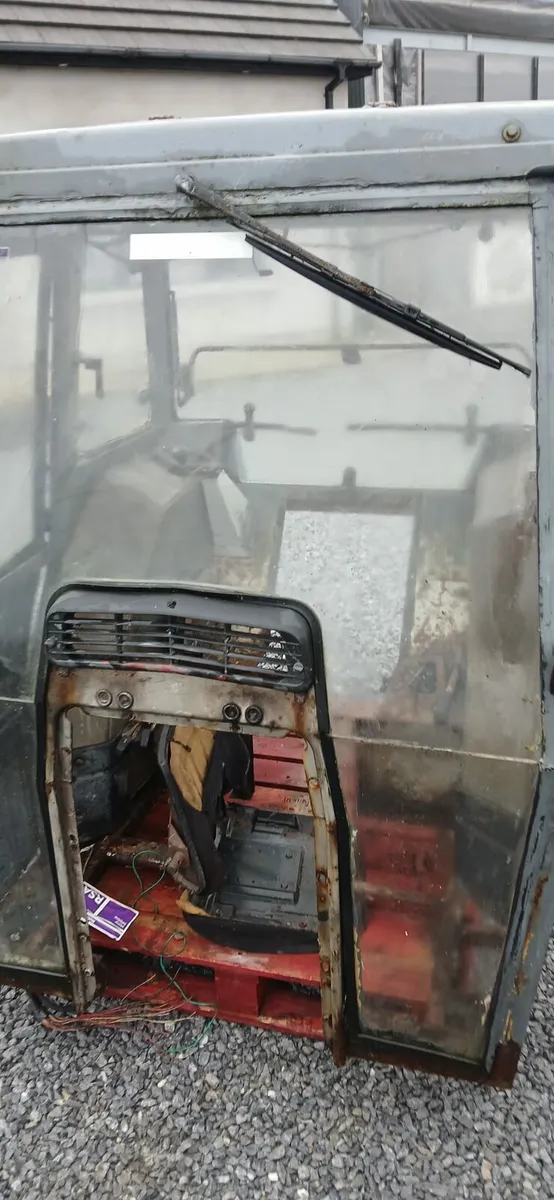 300 series Massey ferguson cabs x2 - Image 4