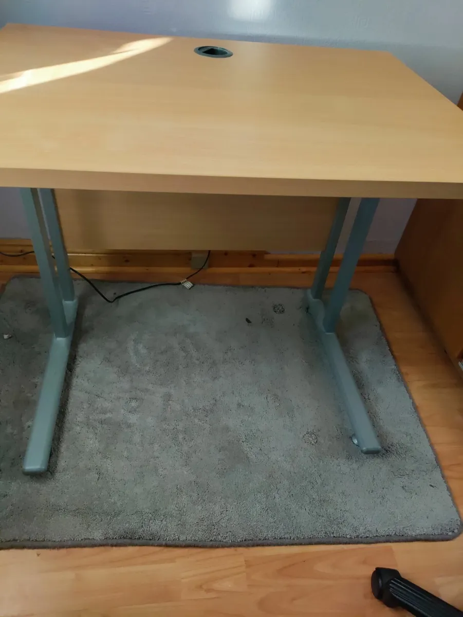 Office desk and chair - Image 4