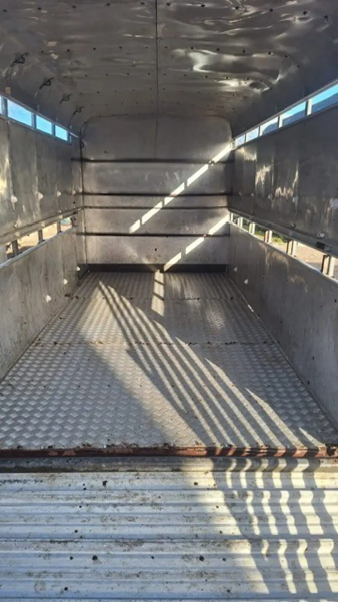 Ifor Williams 12'  x 5'10" Cattle Box Trailer - Image 3