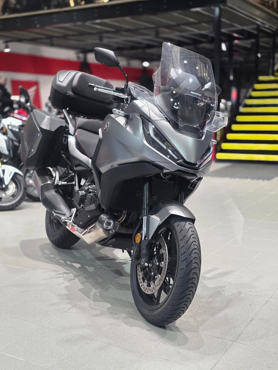 Honda NT1100 DCT - Image 2