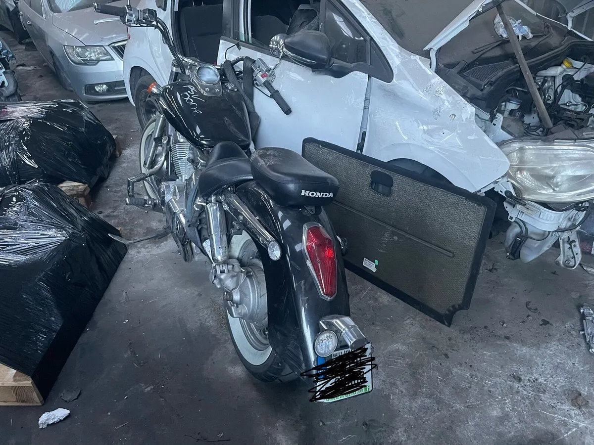 Motorcycle body for breaking - Image 3