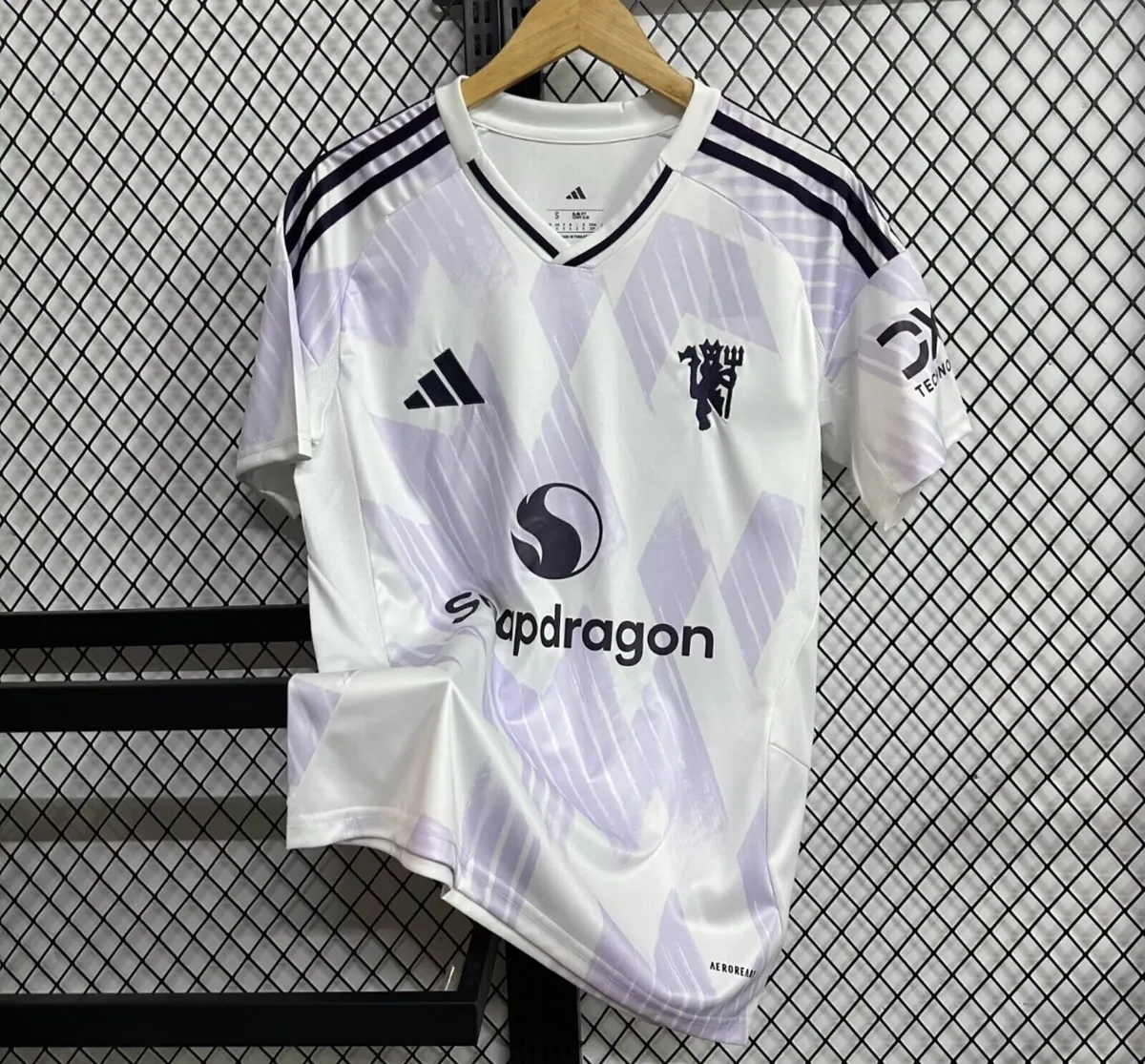 Man United home and away  jerseys 25/26 - Image 3