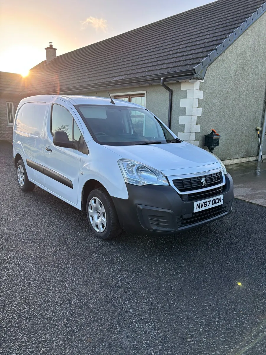 2018 Peugeot partner  200vrt (berlingo) - Image 2