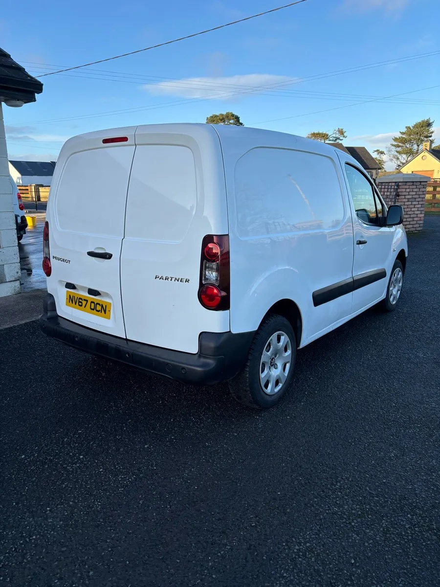 2018 Peugeot partner  200vrt (berlingo) - Image 3