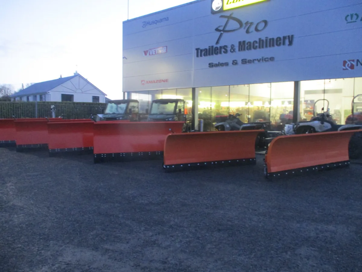 snow plough 2.6m  euro bracket / 3 point linkage - Image 1