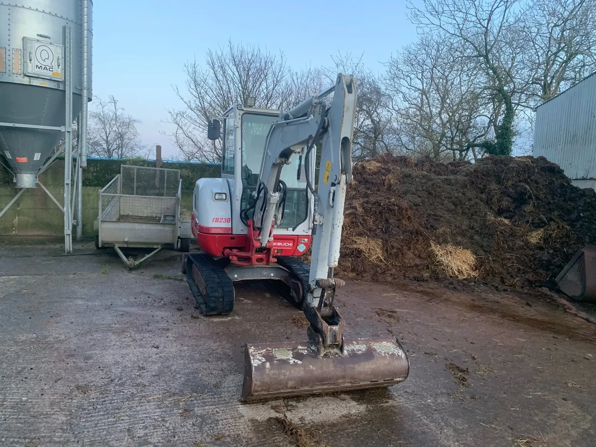 2018 Takeuchi TB230 - Image 4