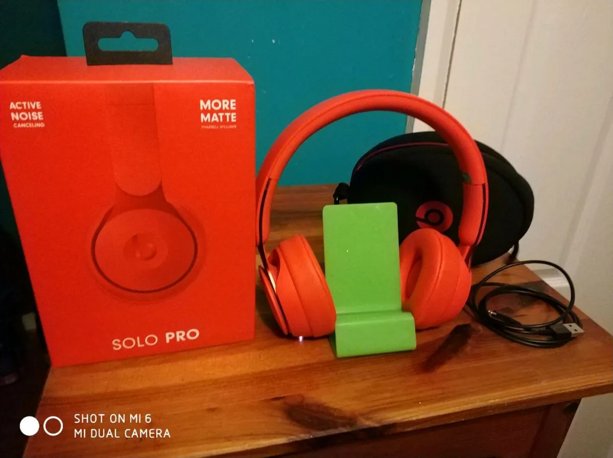 Beats headphones - Image 4