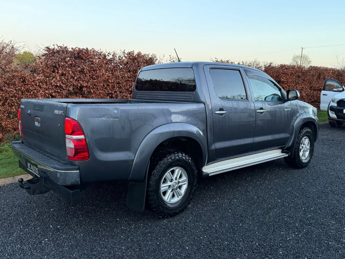 DEPOSIT TAKEN..14 Toyota Hilux 3.0 SR5 Low Mileage - Image 3