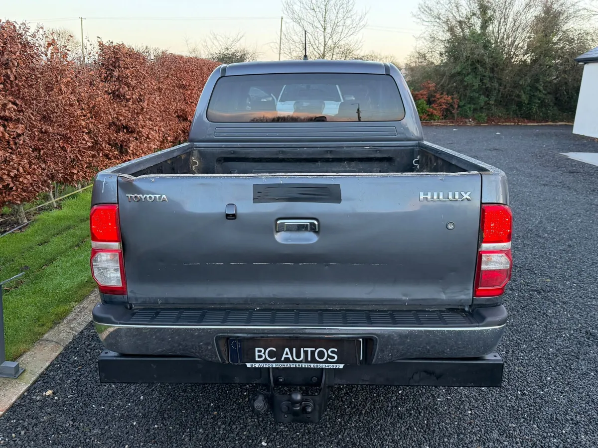 DEPOSIT TAKEN..14 Toyota Hilux 3.0 SR5 Low Mileage - Image 4