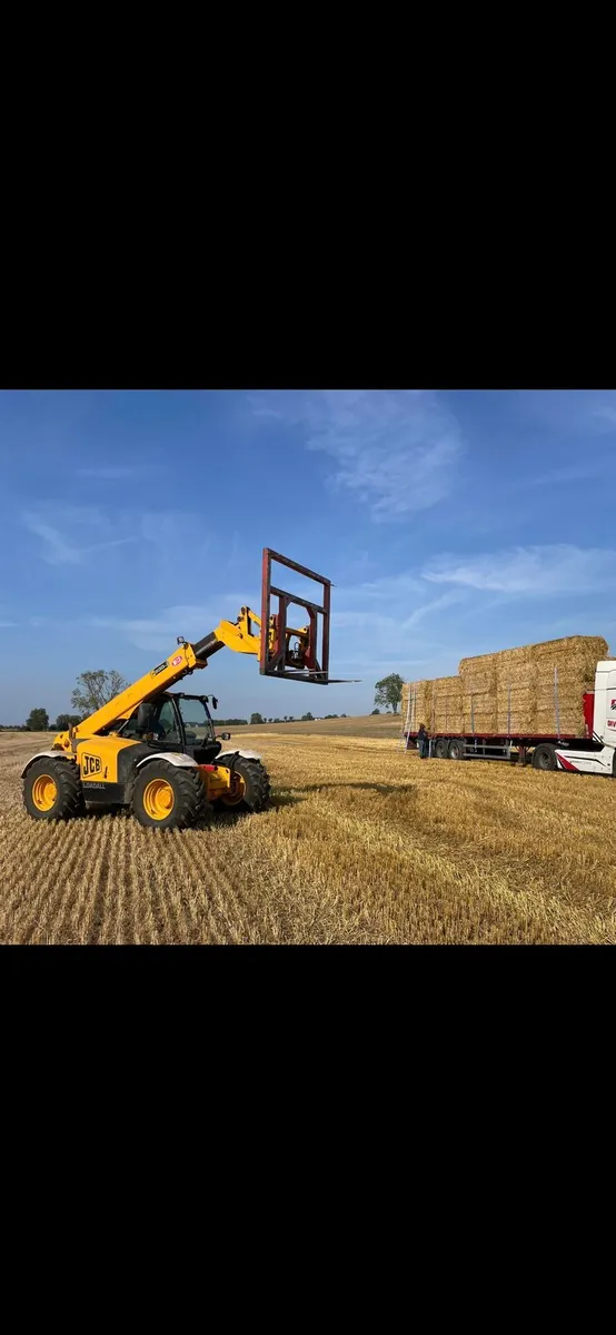 Shed stored straw - Image 1