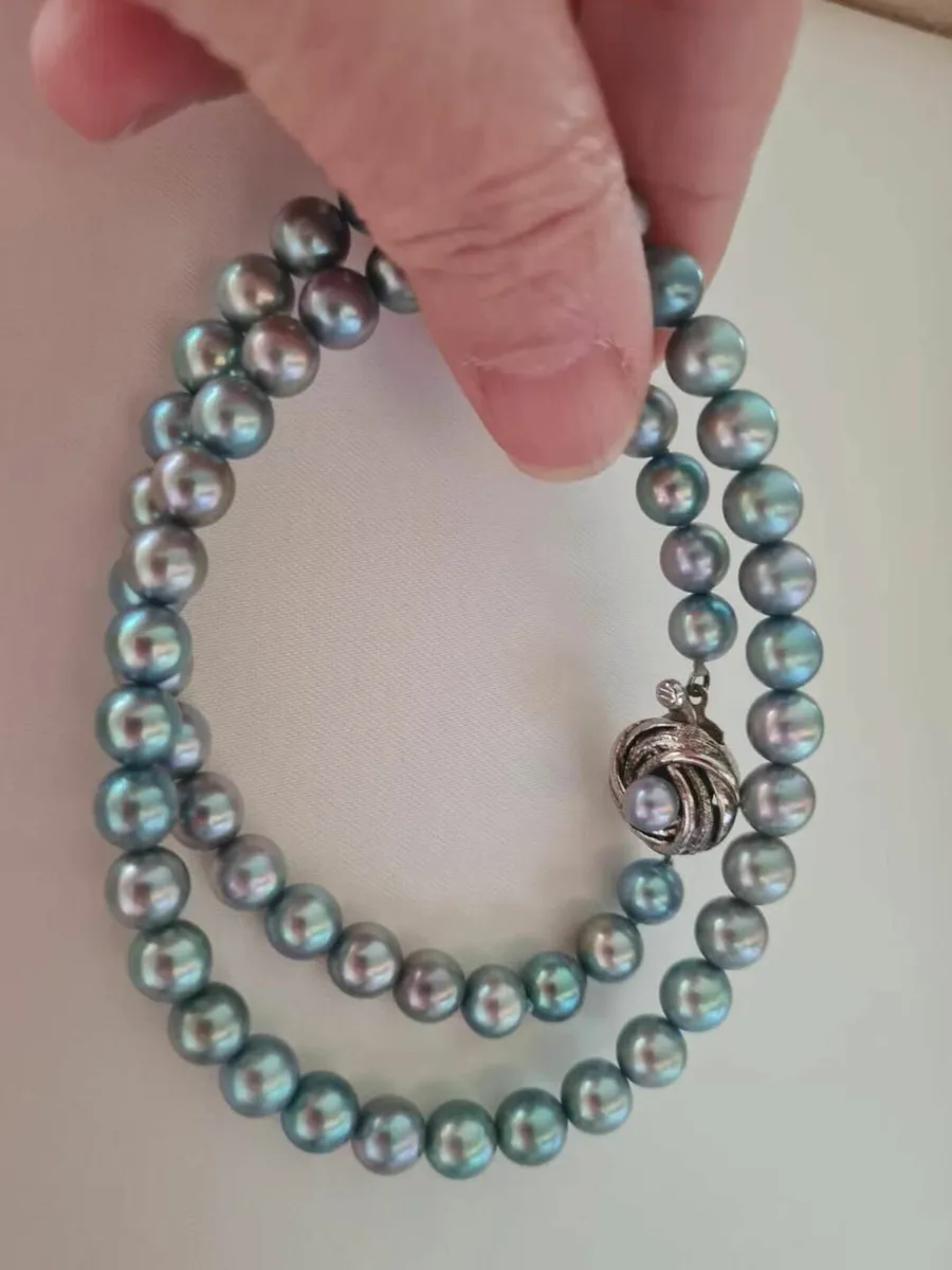 Genuine Japanese Akoya Pearl Necklace & Praying - Image 3