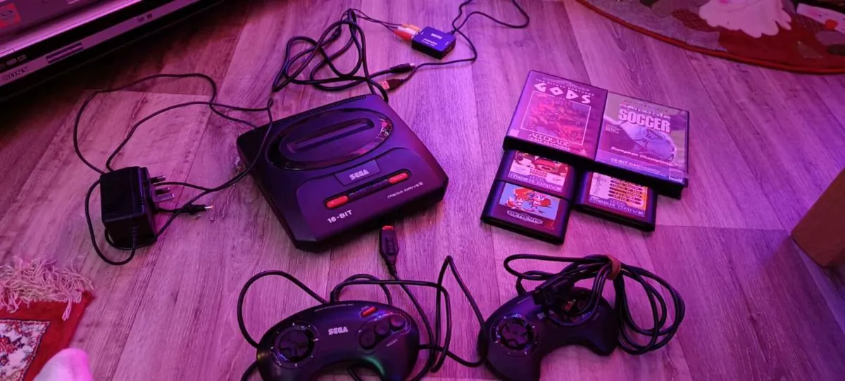 Sega Mega Drive 2 - Image 2