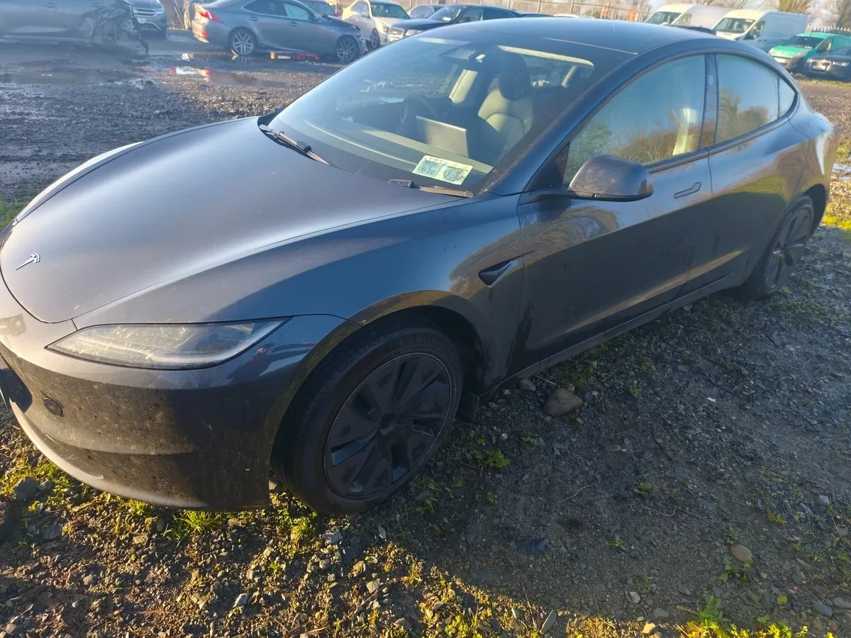 241 tesla 3 parts - Image 1