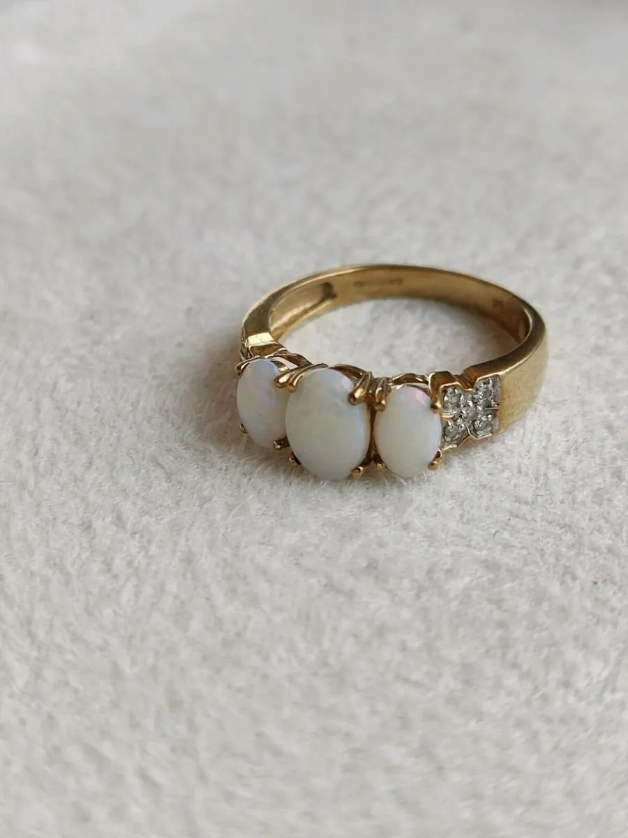 Vintage 9 CT yellow Gold Diamond Opal ring - Image 3