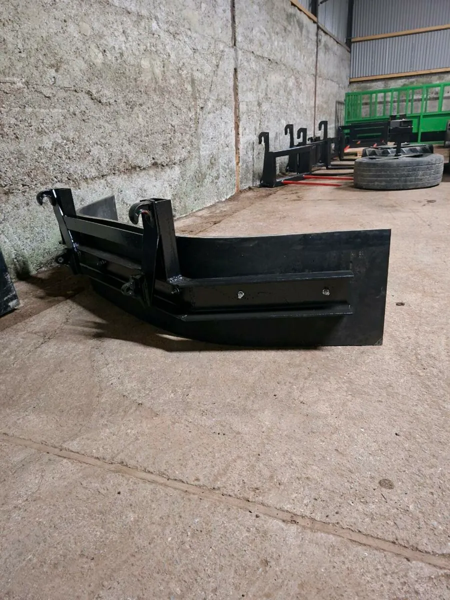 Pinnacle Fabrication Yard Scraper - Image 1