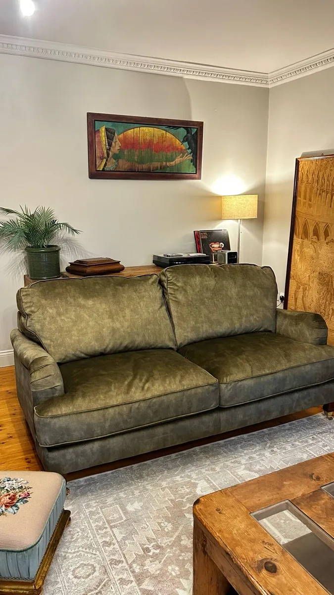 3 seater velvet couch x2 - Image 1