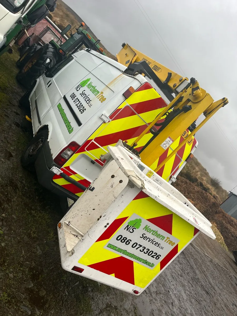 Transit cherry picker - Image 2