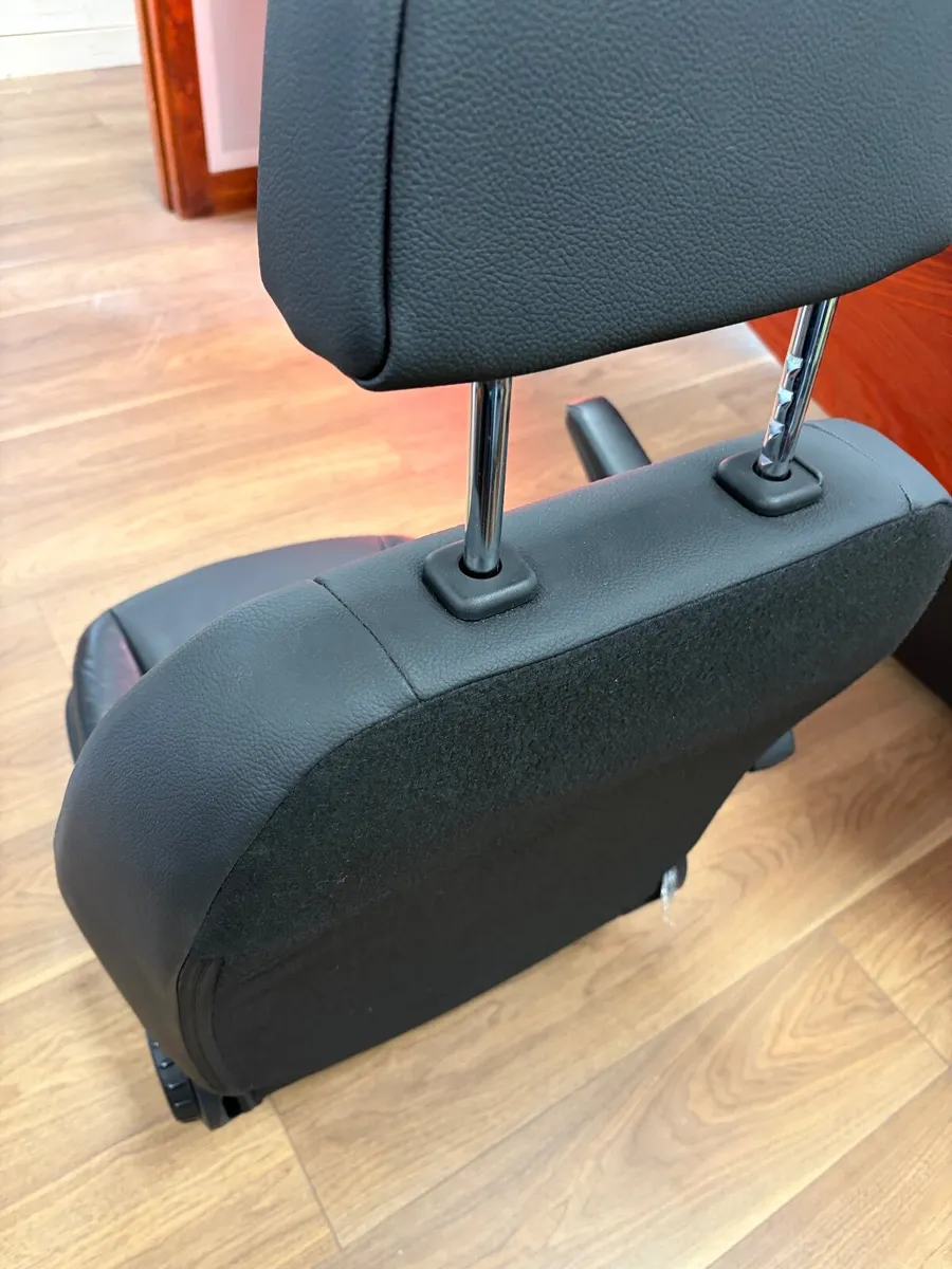 Front Seats - MB Sprinter 2022- Captain - Image 4