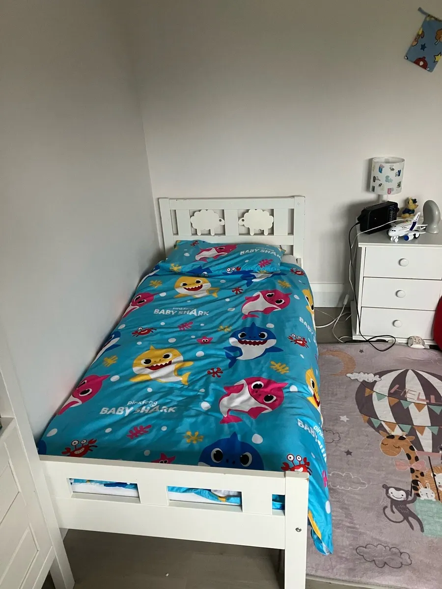 Toddler bed - Image 1