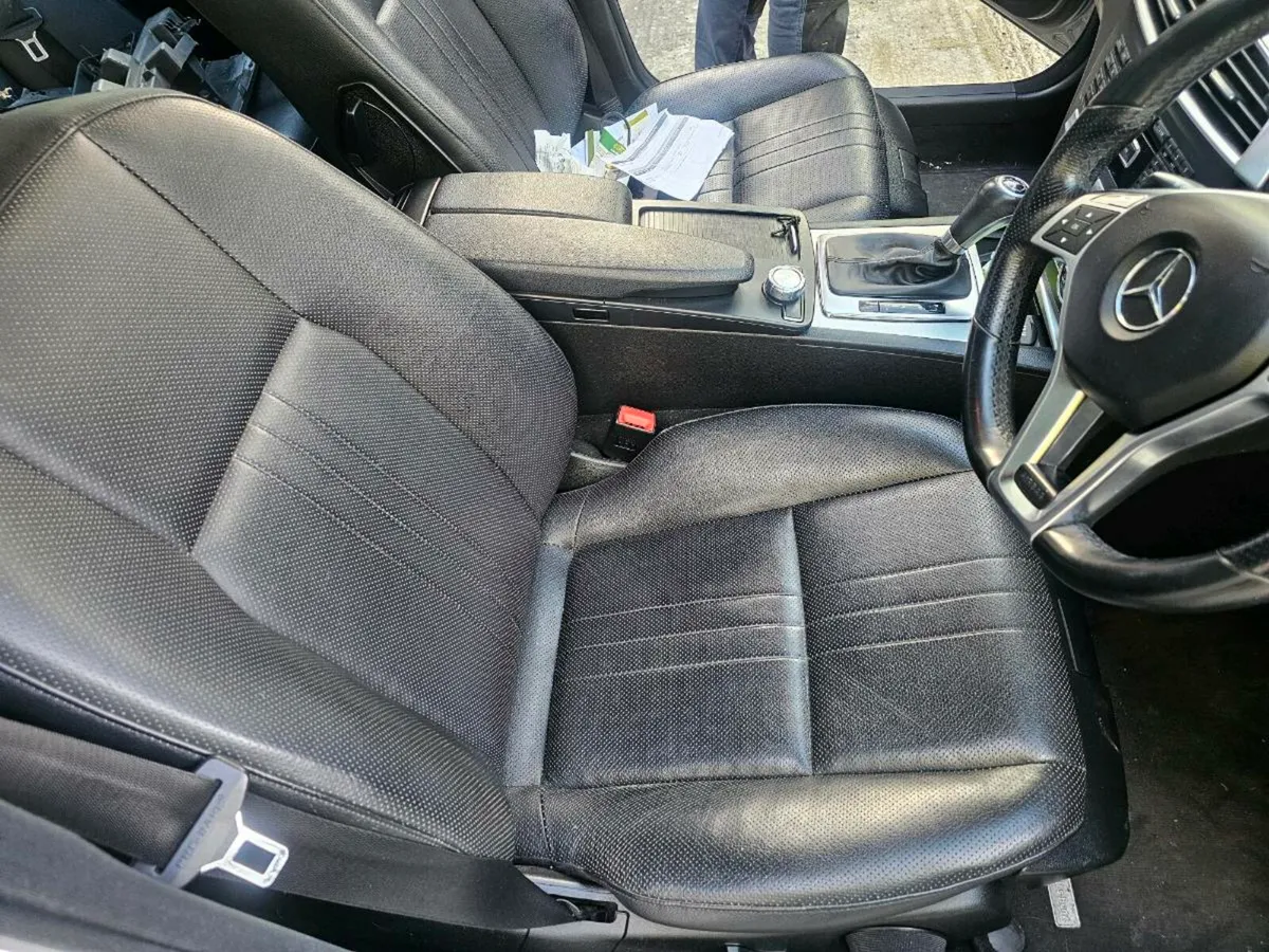 2011 mercedes c class - Image 4