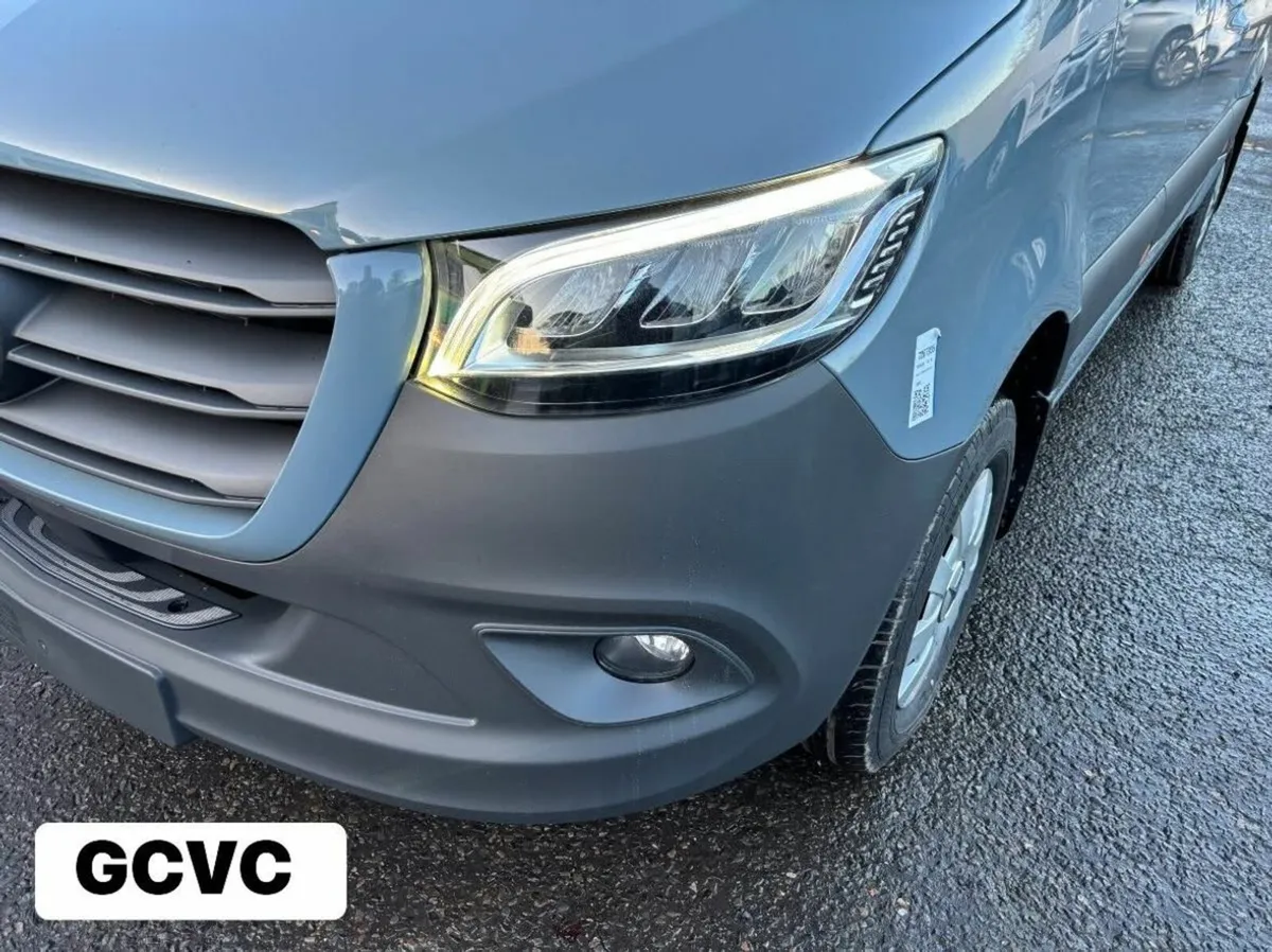 Mercedes-Benz Sprinter 319 MWB HIGH ROOF - Image 3