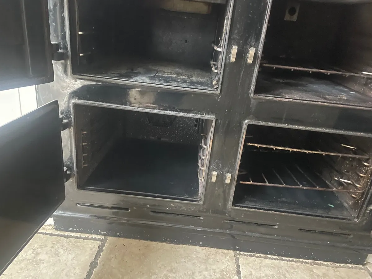 AGA Cooker  Gas rings electric ovens - Image 3