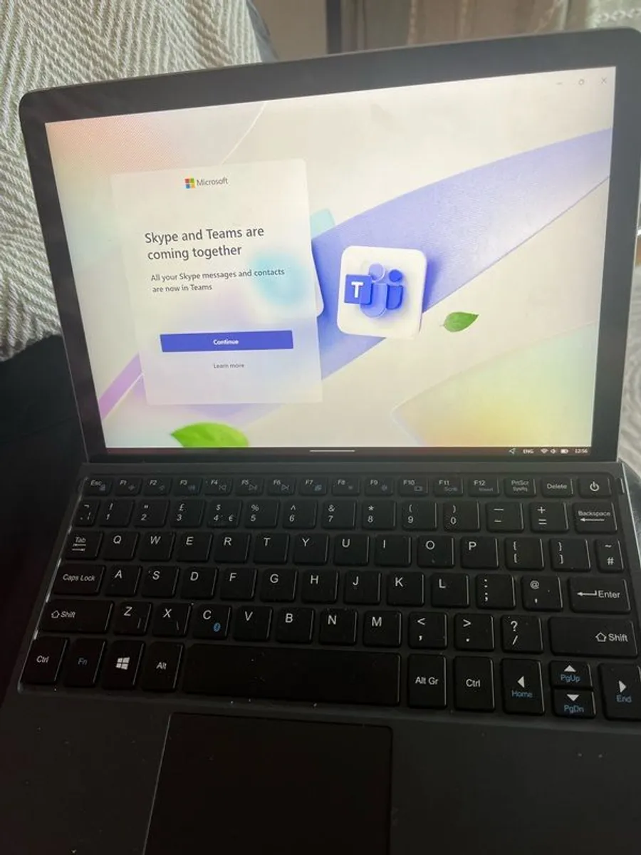 Microsoft Surface Go 2 Windows 11 Pro Keyboard 200 - Image 3