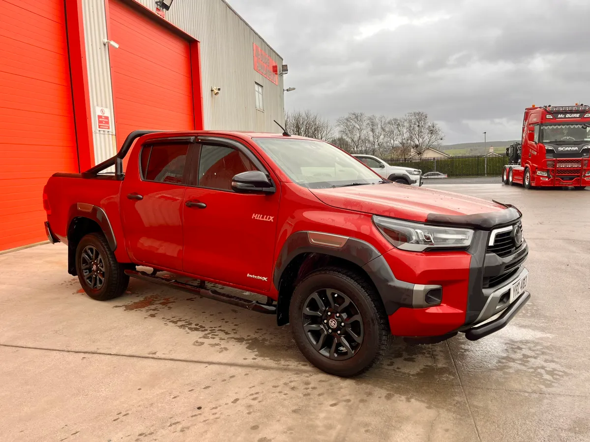 2021 Toyota Hilux 2.8 Invincible X - Image 3