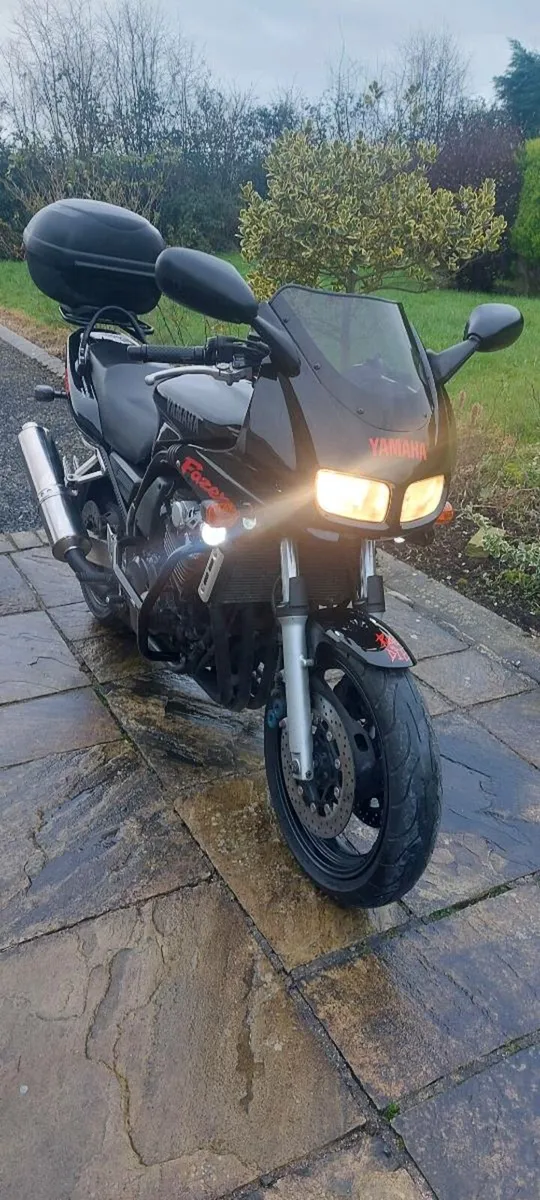 YAMAHA FAZER 600 - Image 2