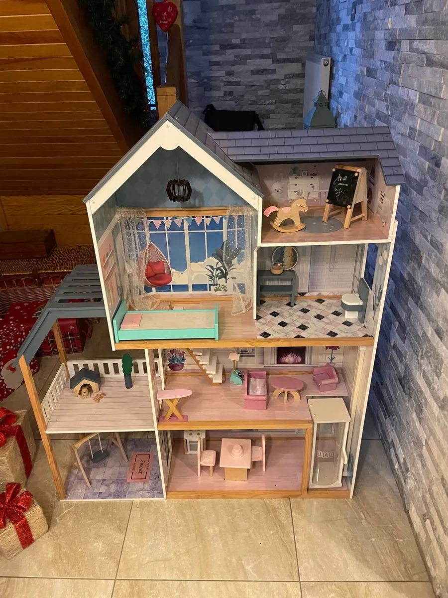 Wooden Dolls House - Image 3