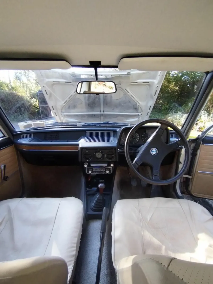 BMW 520 (1973) - Image 4