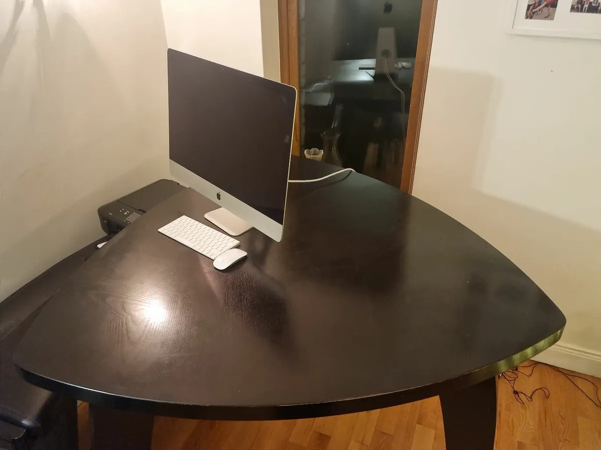 Lounge Table with Stools & Benches - Image 2