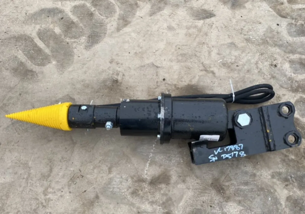 Unused cone log splitter to suit mini digger - Image 1