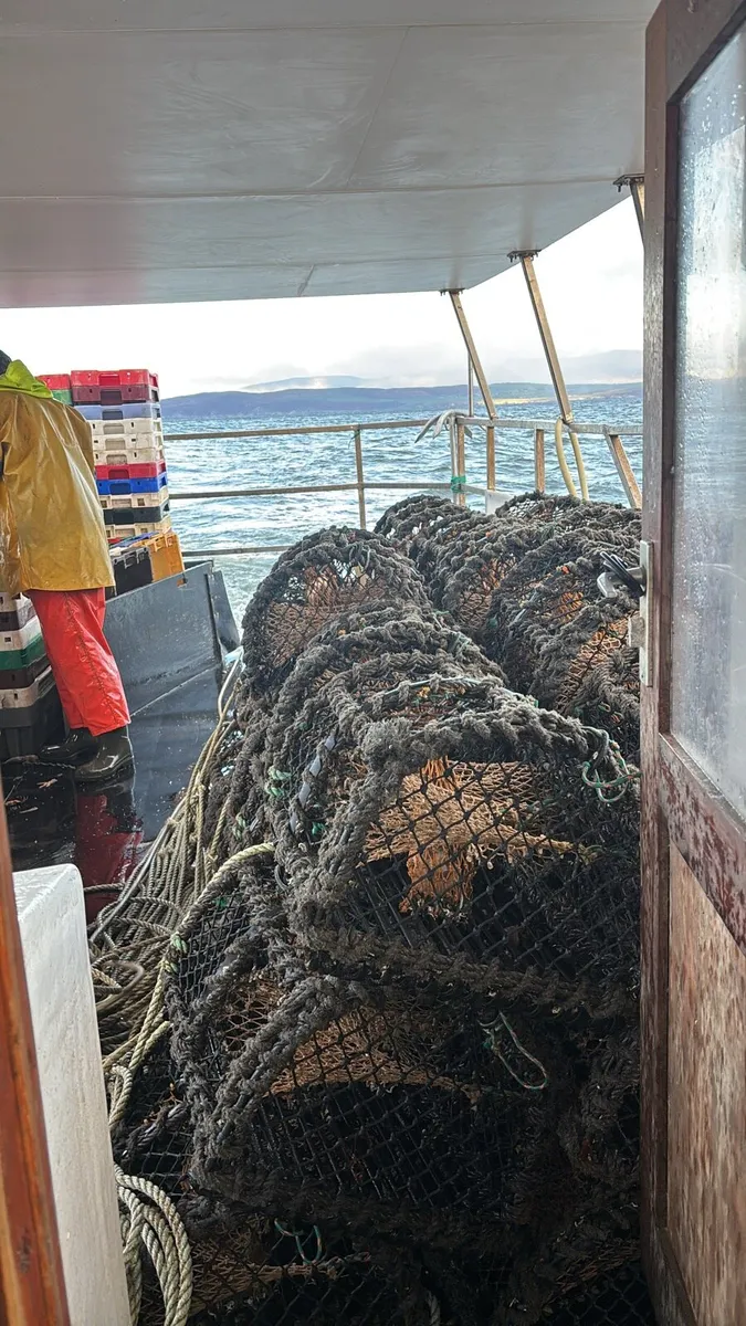 32ft fiberglass pot boat - Image 4