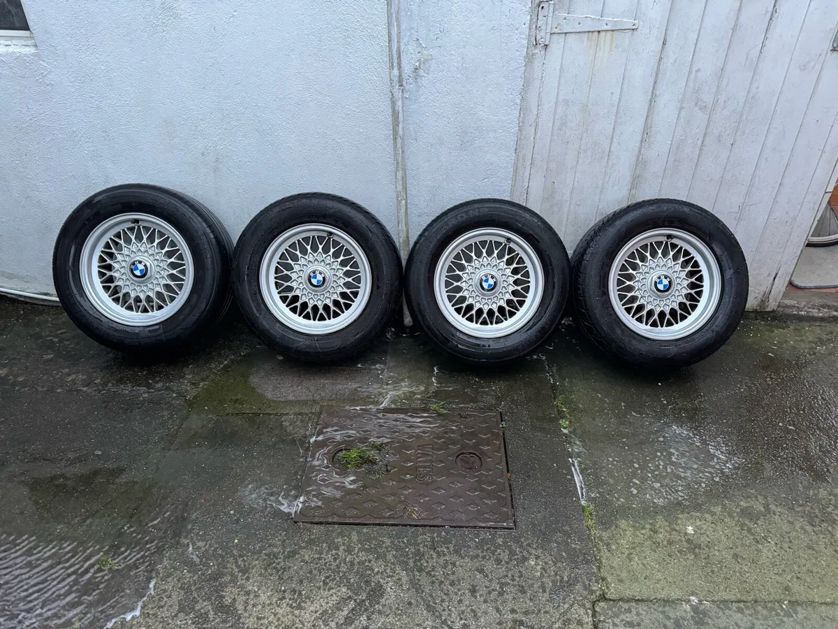 Bmw alloys with very good tires - Image 1