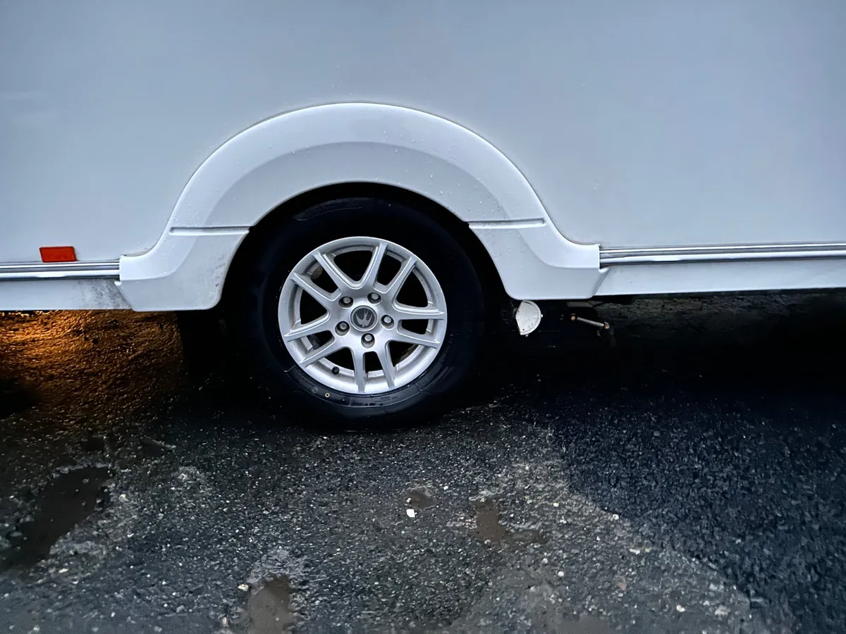 ✨STUNNING SWIFT CHARISMA 4 BERTH ✨ - Image 3