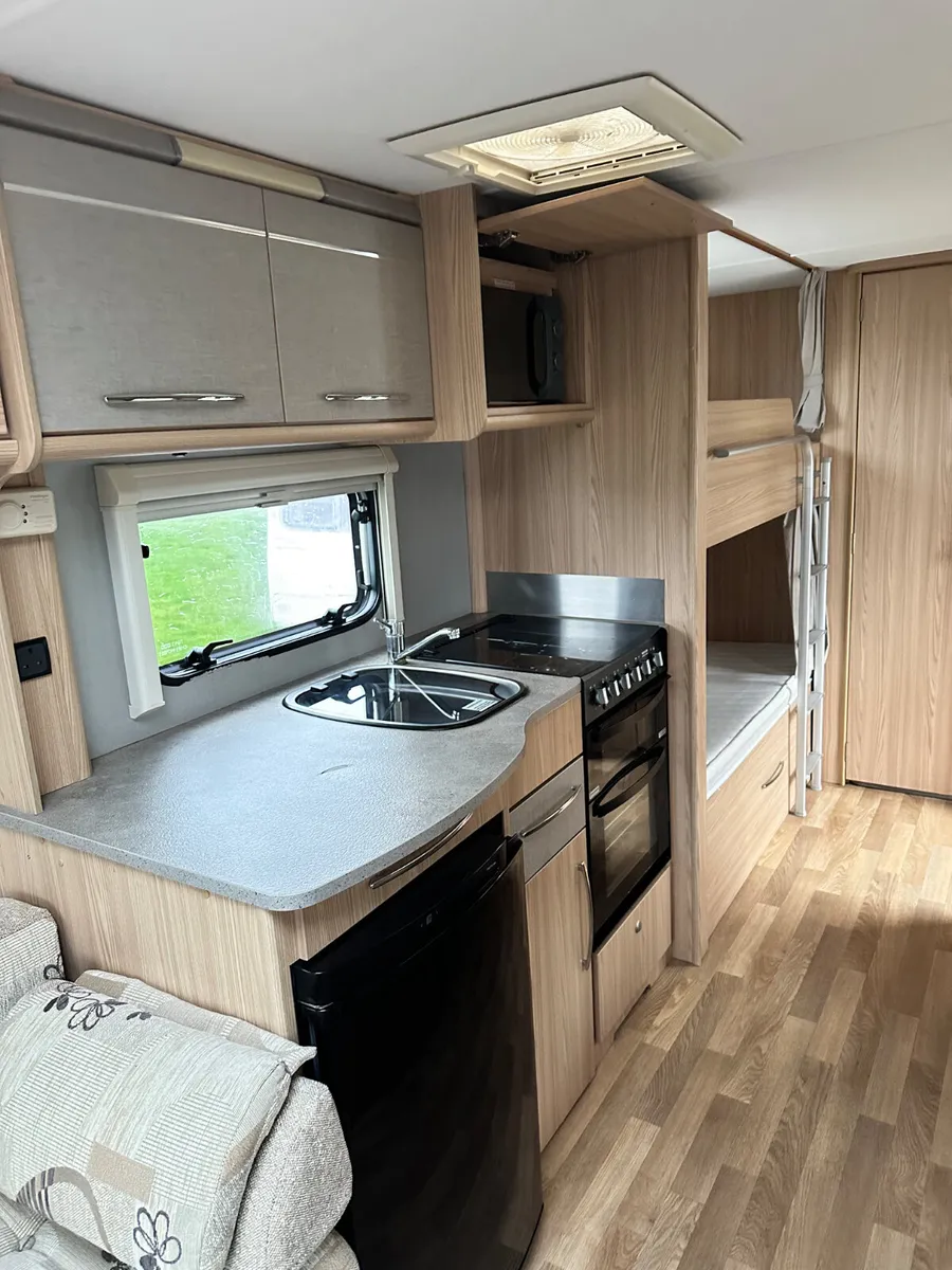 ✨STUNNING COACHMAN FESTIVAL 6 BERTH✨ - Image 4
