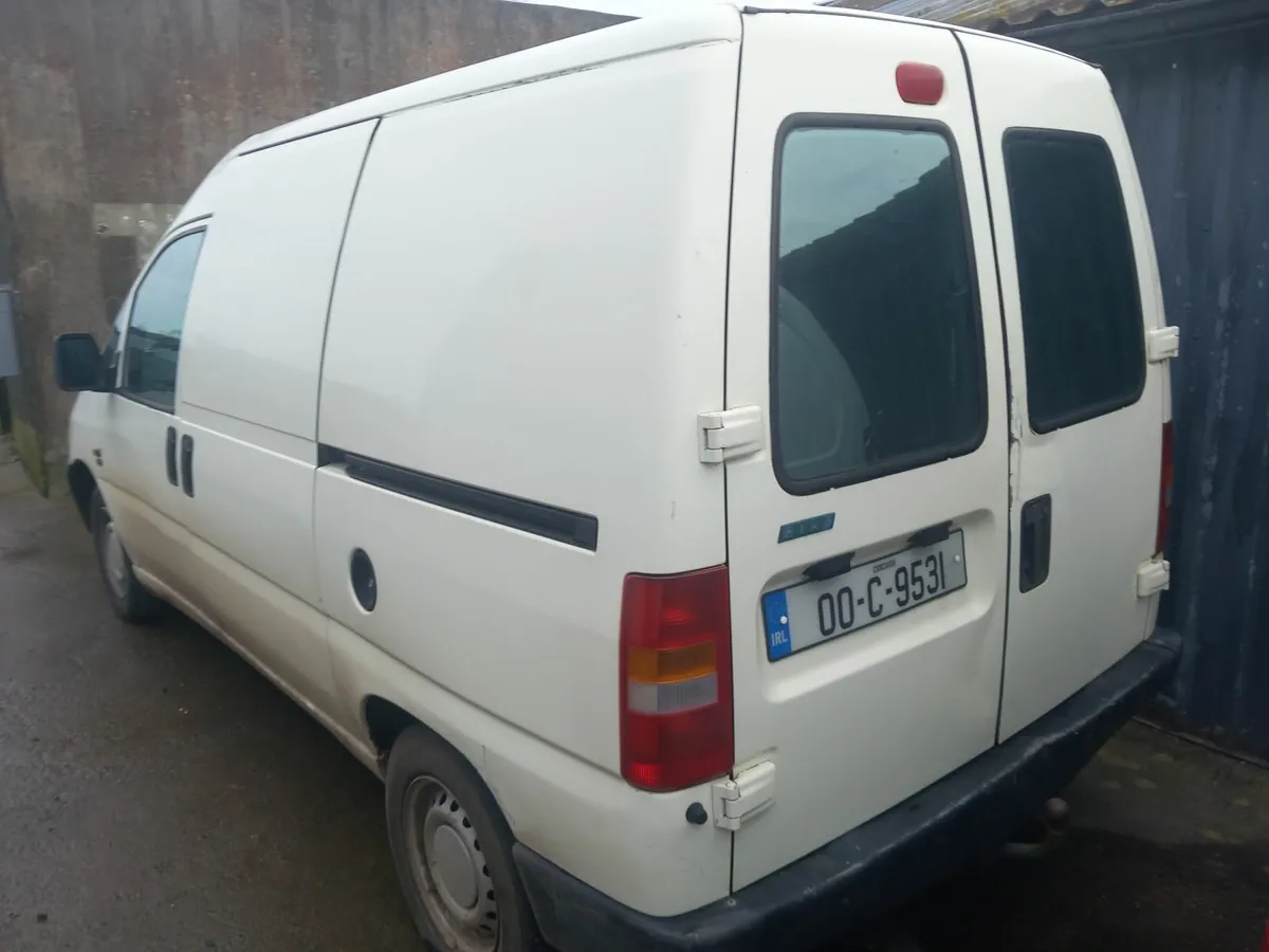 Van with tax & Doe - Image 4